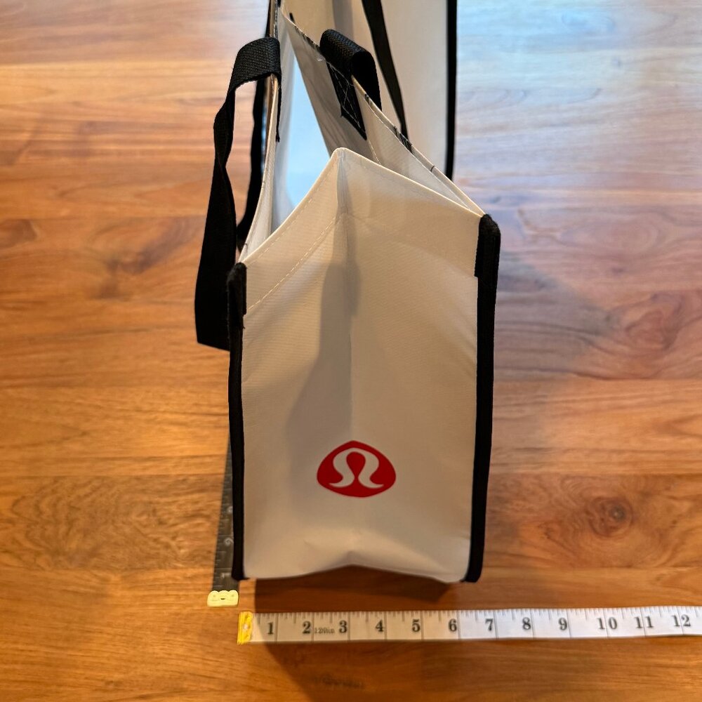Lululemon Large White ReusableTote Bag‎ with Black Graphic - Picture 3 of 3